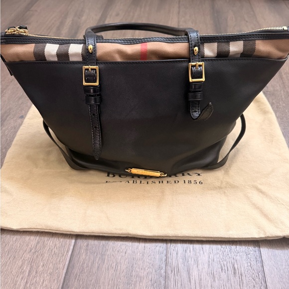 Burberry Black Leather Salisbury Tote Bag - Picture 5 of 12